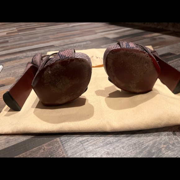 Louis Vuitton Snakeskin Leather Heels - Picture 4 of 4